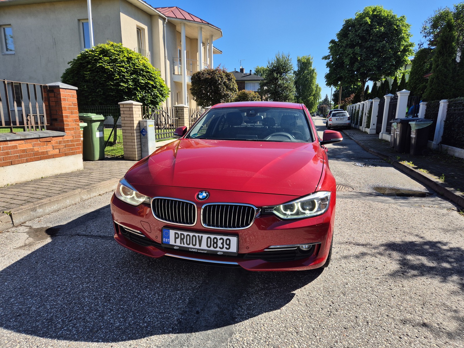 BMW 320 2018, photo 2/11