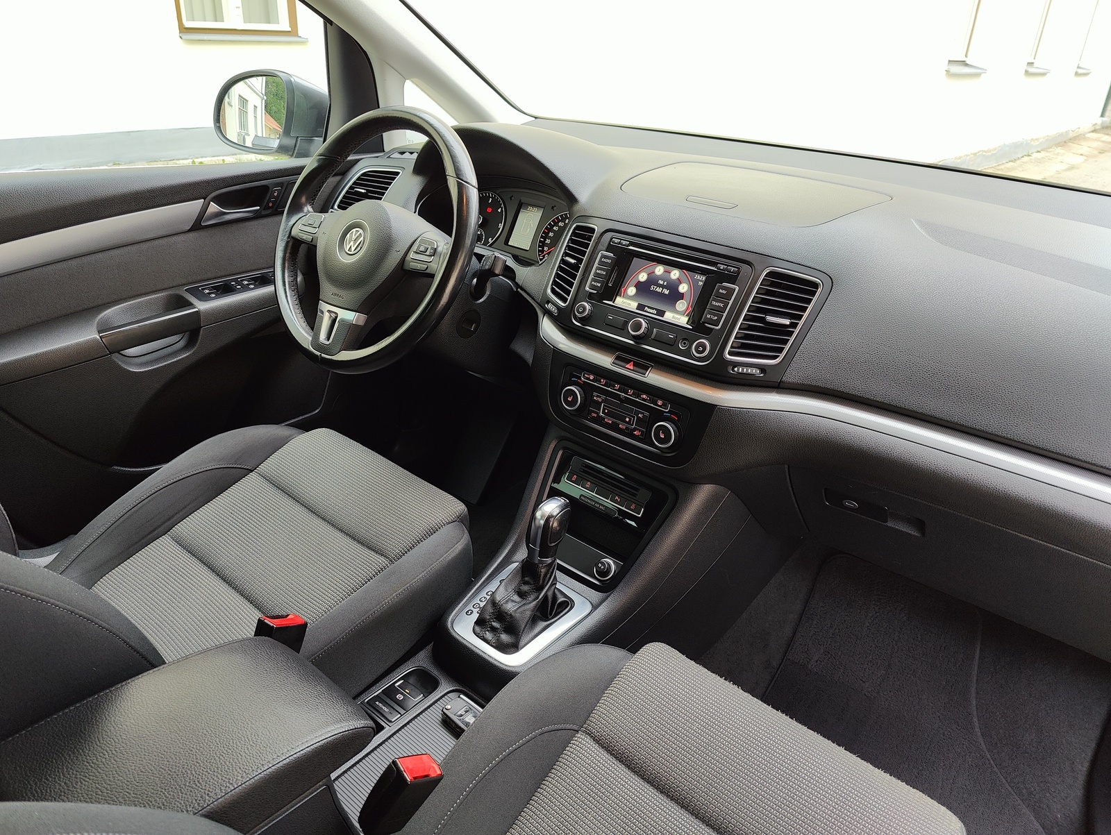 Volkswagen Sharan 2012, photo 6/10