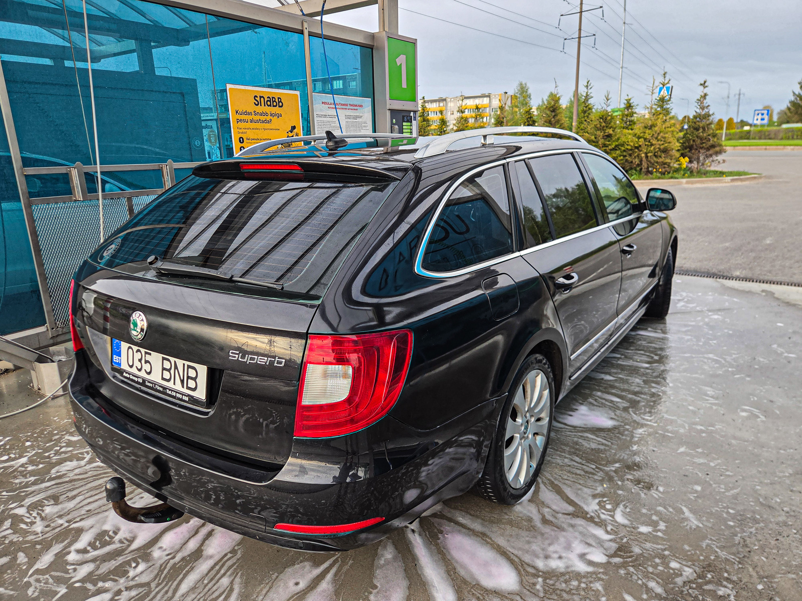 Škoda Superb 2011, photo 3/10