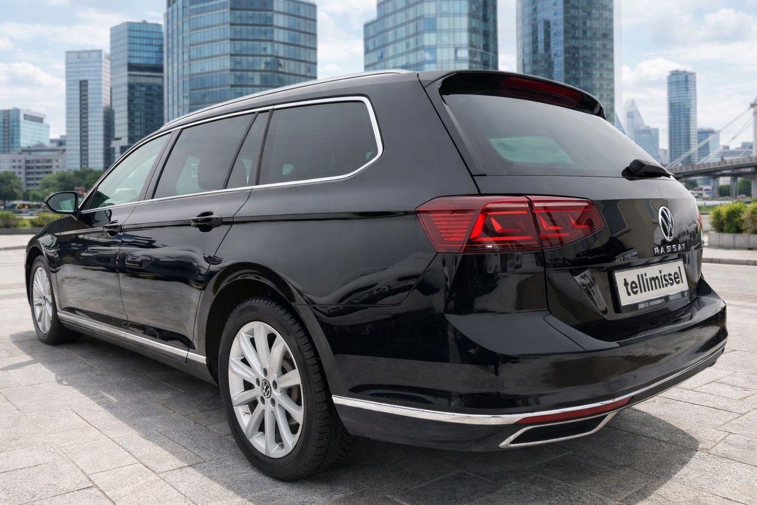 Volkswagen Passat Variant 2021, photo 2/9