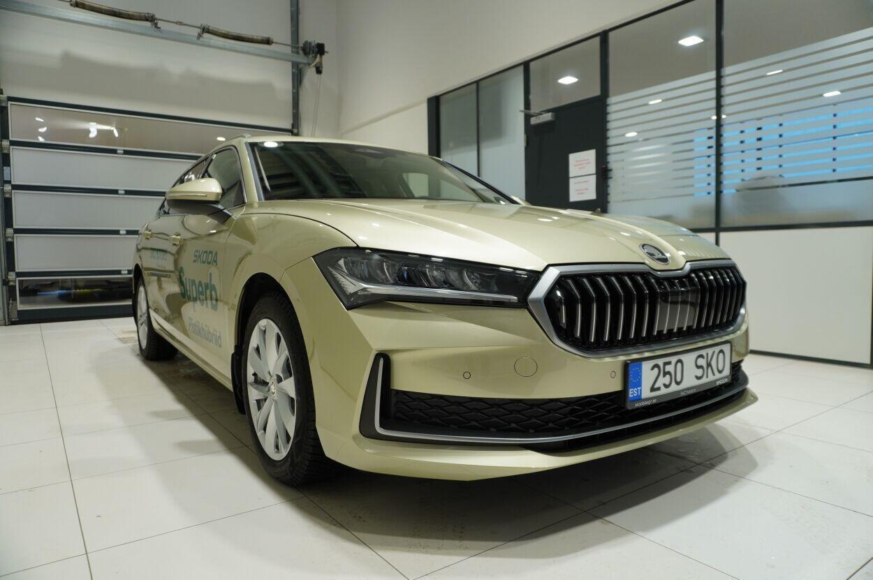 Škoda Superb 2025, photo 4/27