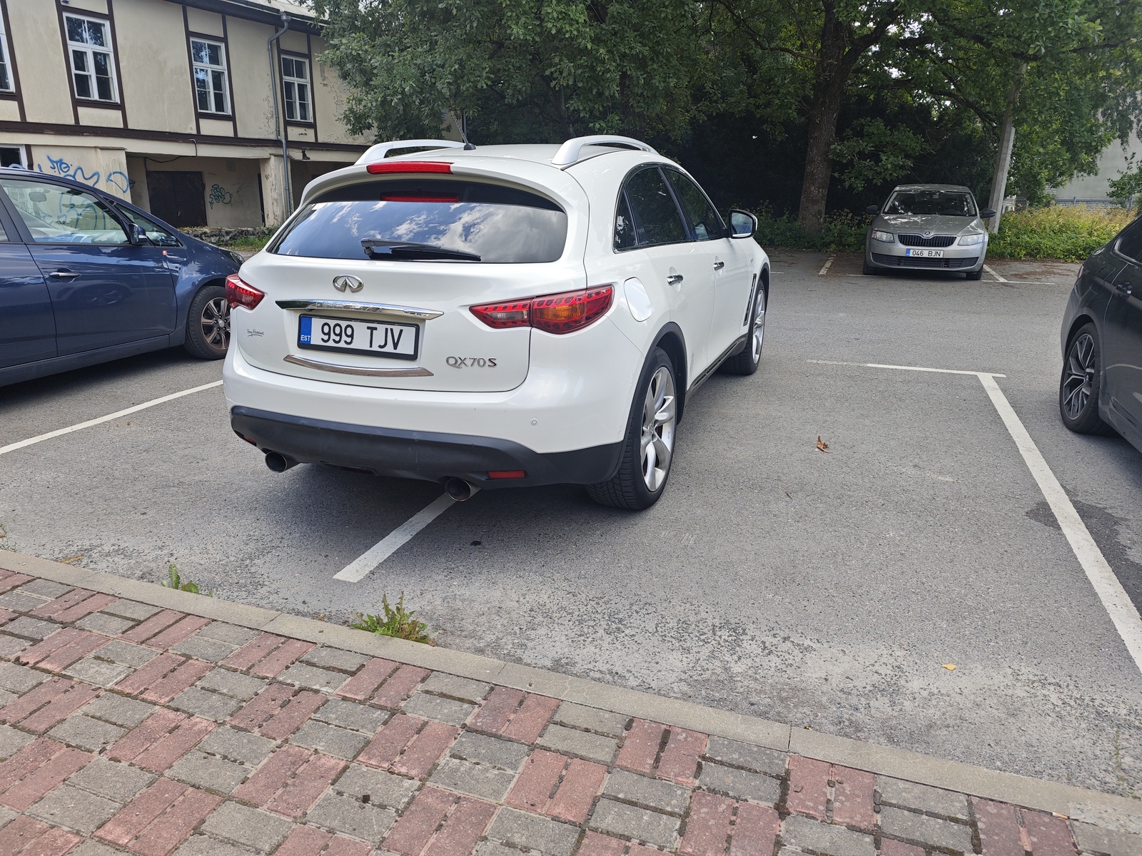 Infiniti QX70 2012, kuva 5/11