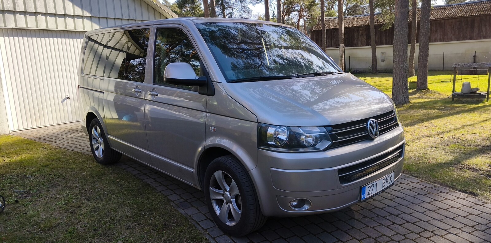 Volkswagen Multivan 2014, kuva 2/10