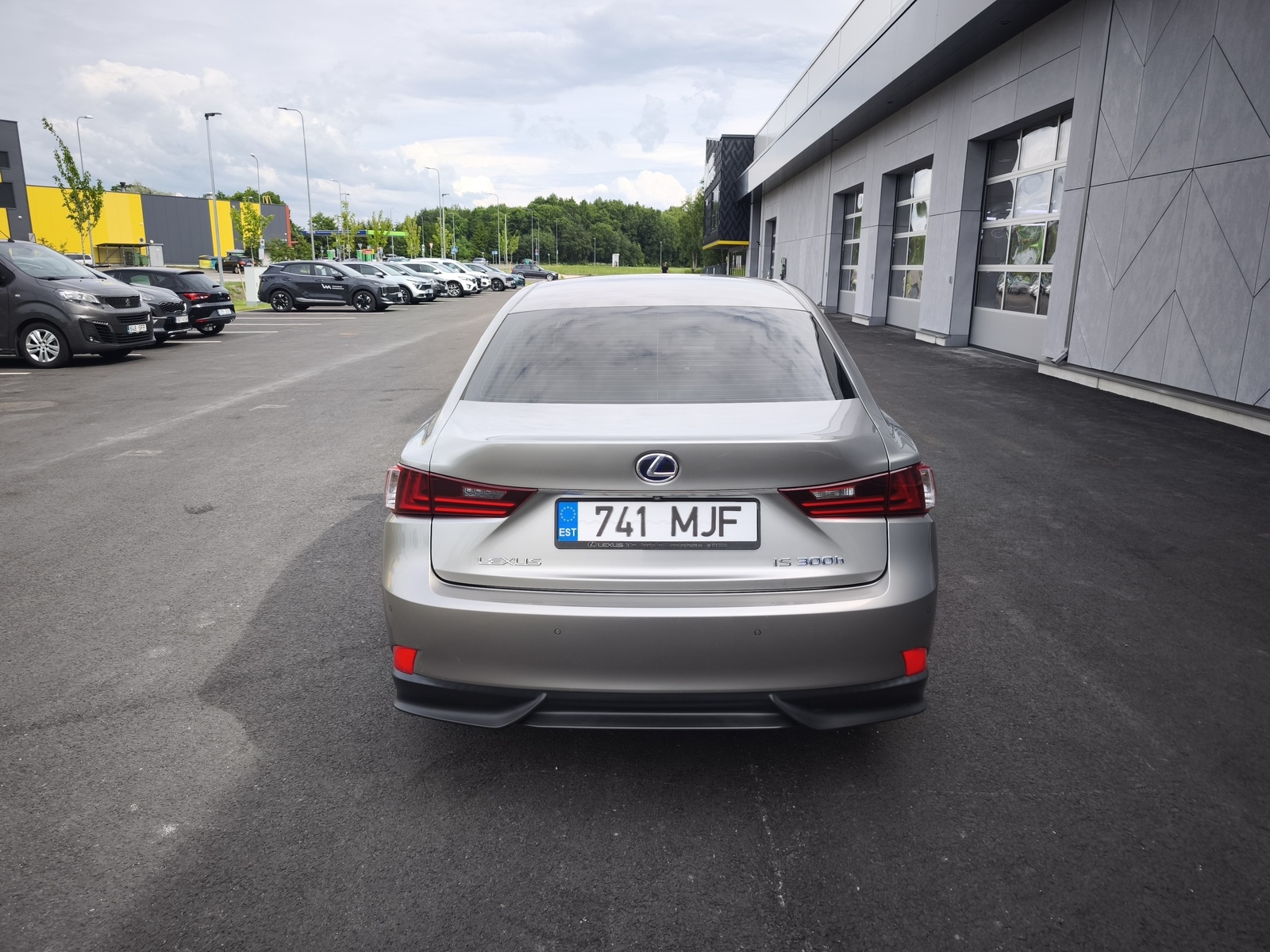 Lexus IS 300 2013, photo 3/12