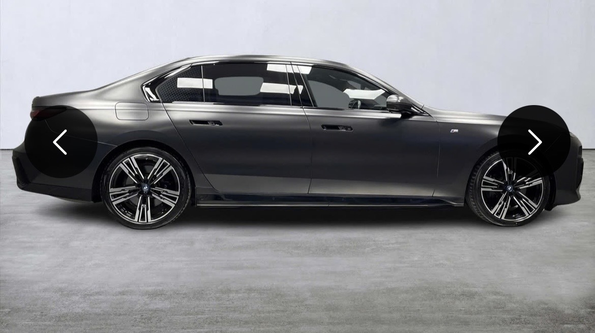 BMW i7 2023, photo 2/10