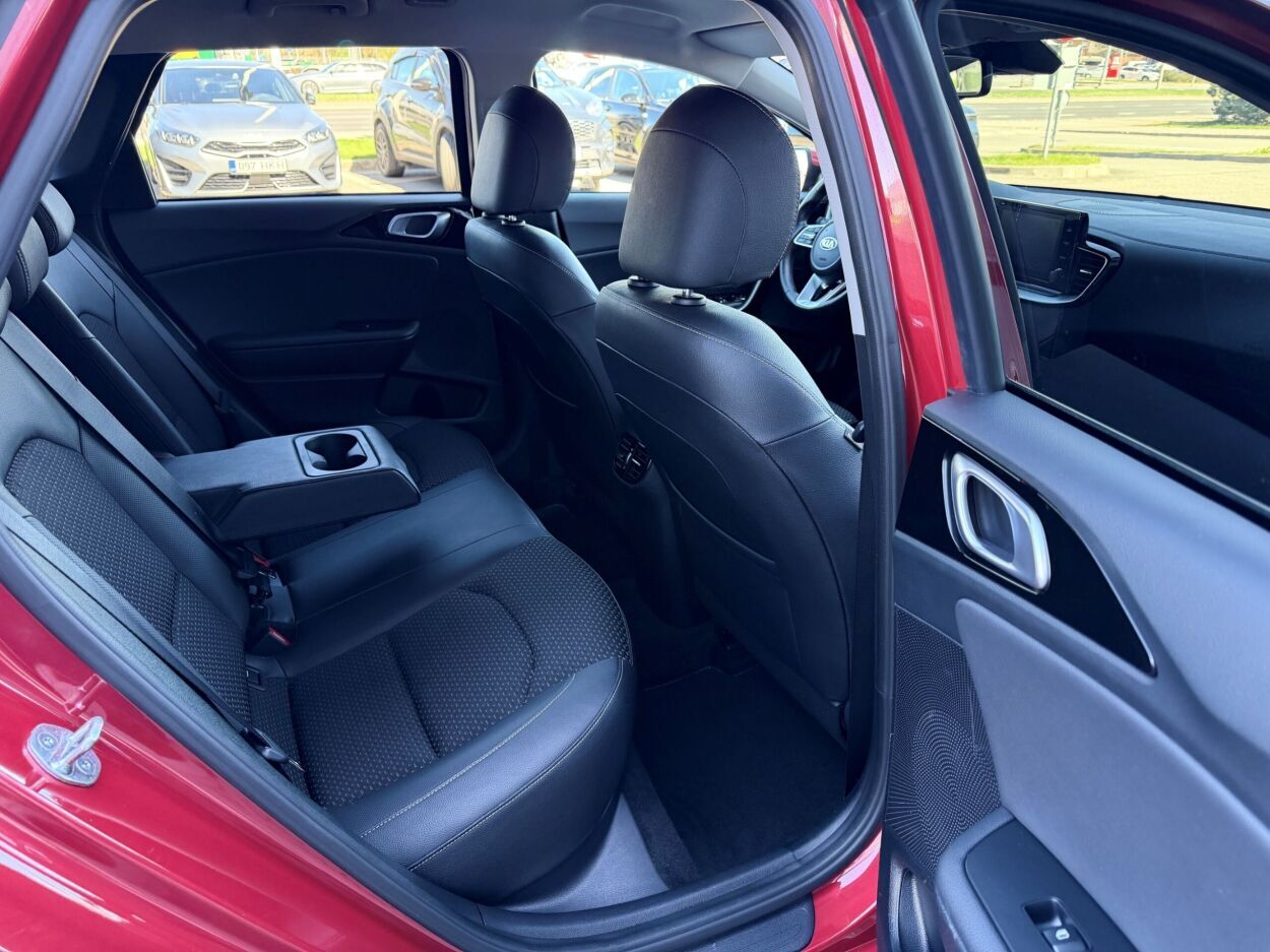 Kia cee'd Sportswagon 2021, photo 5/10
