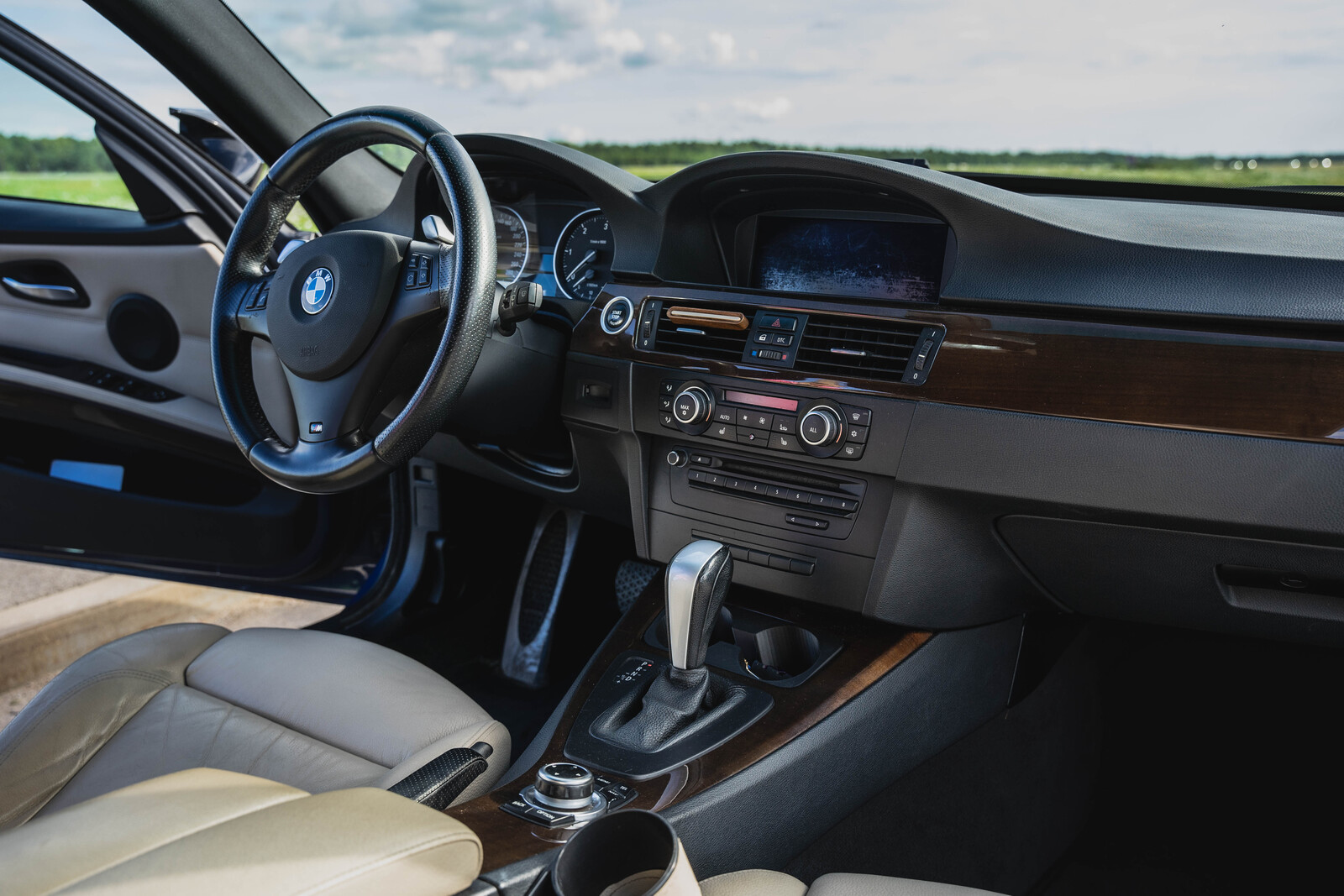 BMW 335 2009, kuva 6/7
