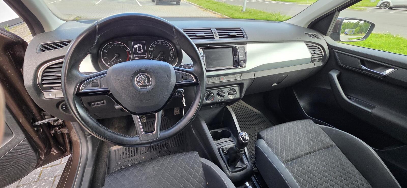 Škoda Fabia 2017, photo 4/10