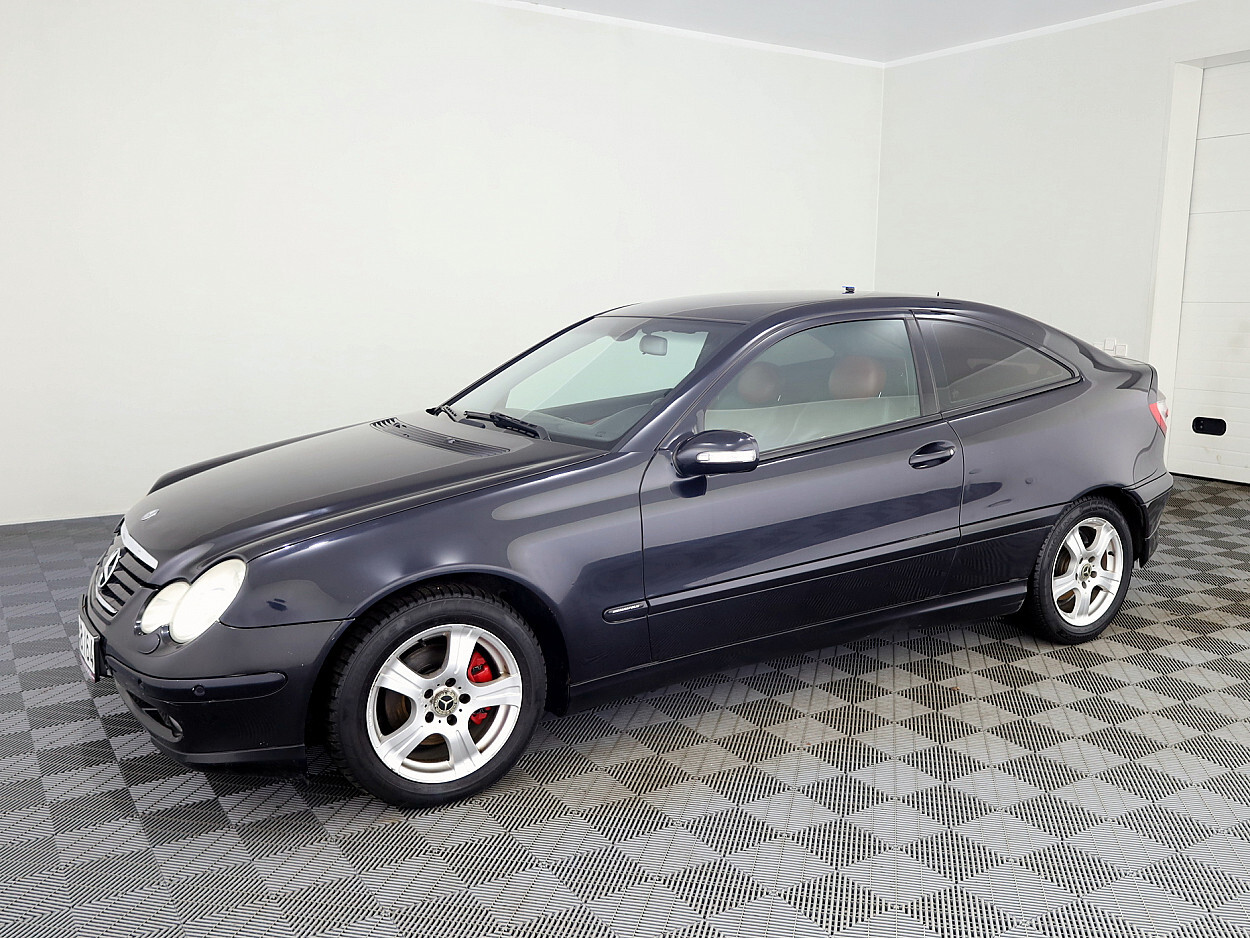 Mercedes-Benz C 220 2004, kuva 2/9