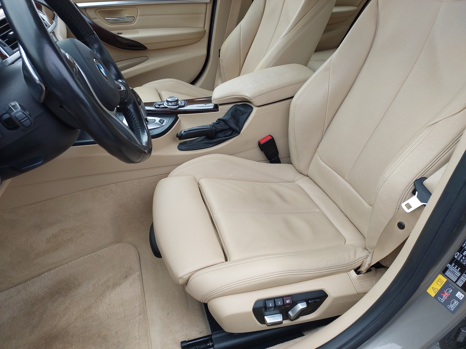 BMW 330 2016, photo 7/11