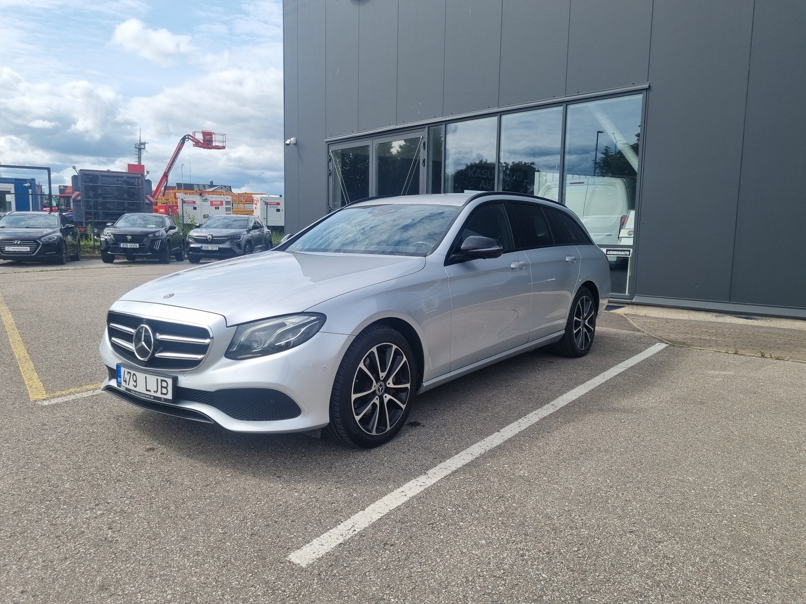 Mercedes-Benz E 220 2019, photo 4/12