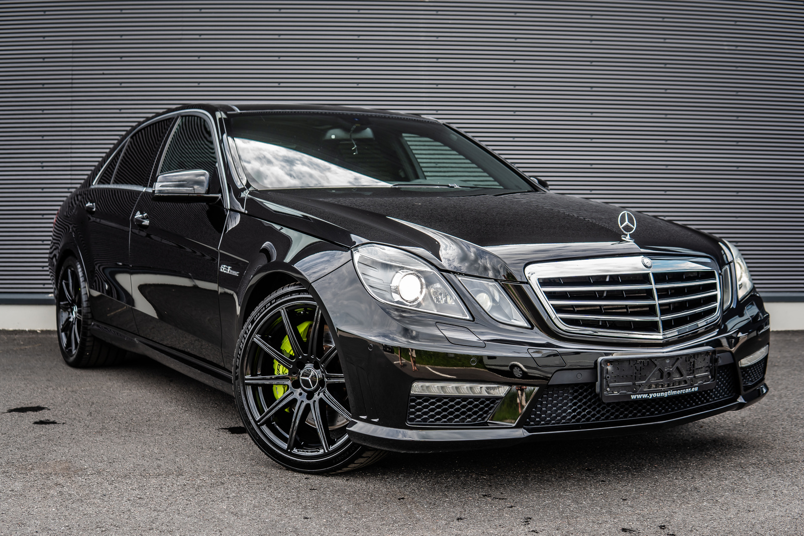 Mercedes-Benz E 63 AMG 2010, kuva 4/10