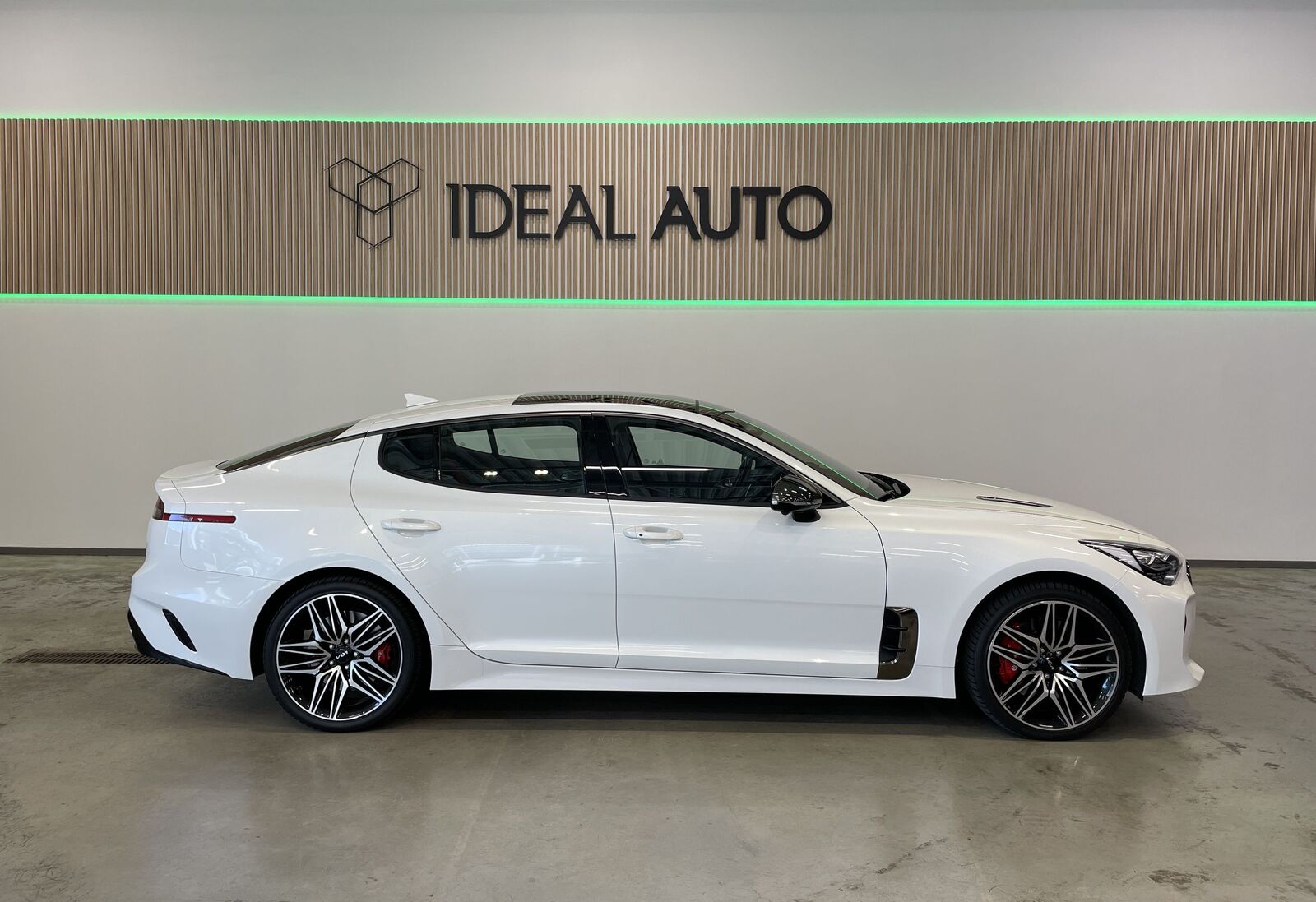 Kia Stinger T-GDI 3.3 269kW 2023, kuva 3/10