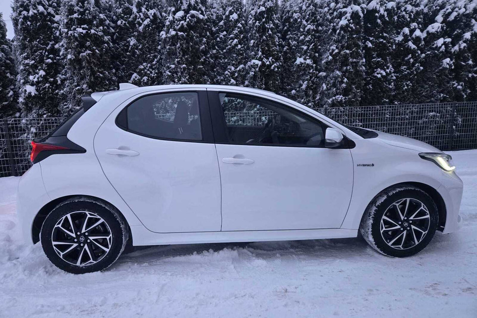 Toyota Yaris, 2020, 68 kW, hybrid (petrol/electric), automatic, front-wheel drive