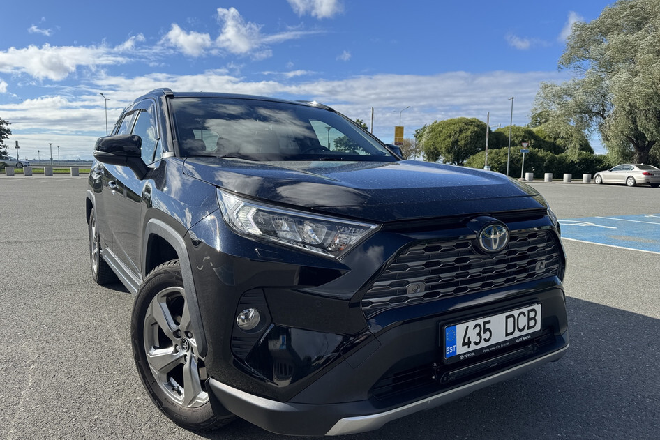 Toyota RAV4, 2019, 2.5, 131 kW, hybrid (petrol/electric), automatic, front-wheel drive