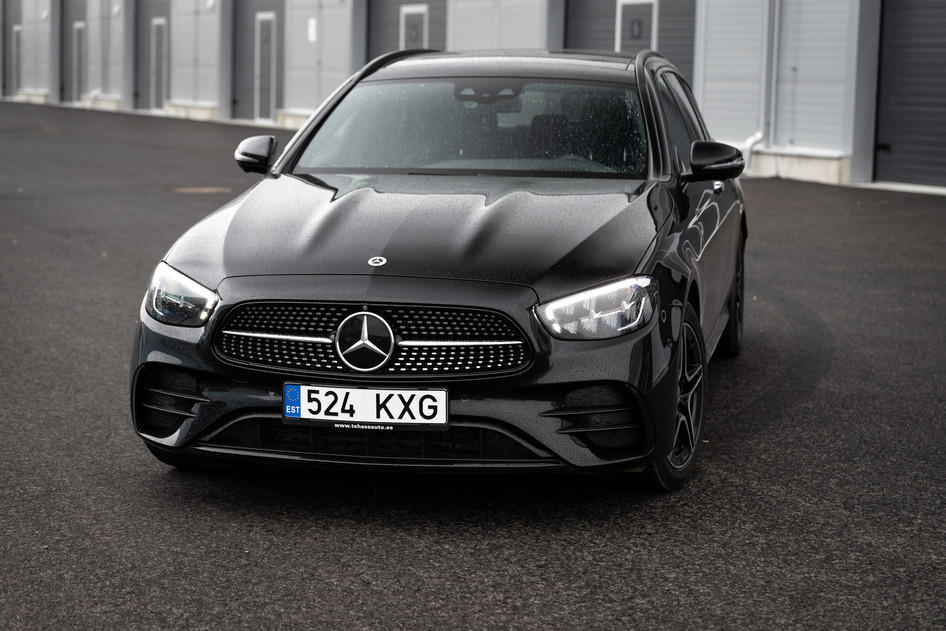 Mercedes-Benz E 300, 2022, 2.0, 155 kW, uzlādējams hibrīds (benzīns/elektrība), automātiskā, aizmugurējā piedziņa