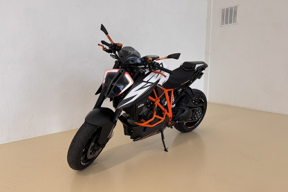 KTM 1290 SUPER DUKE R, 2019, 1.3, 130 kW, petrol, manual, rear-wheel drive