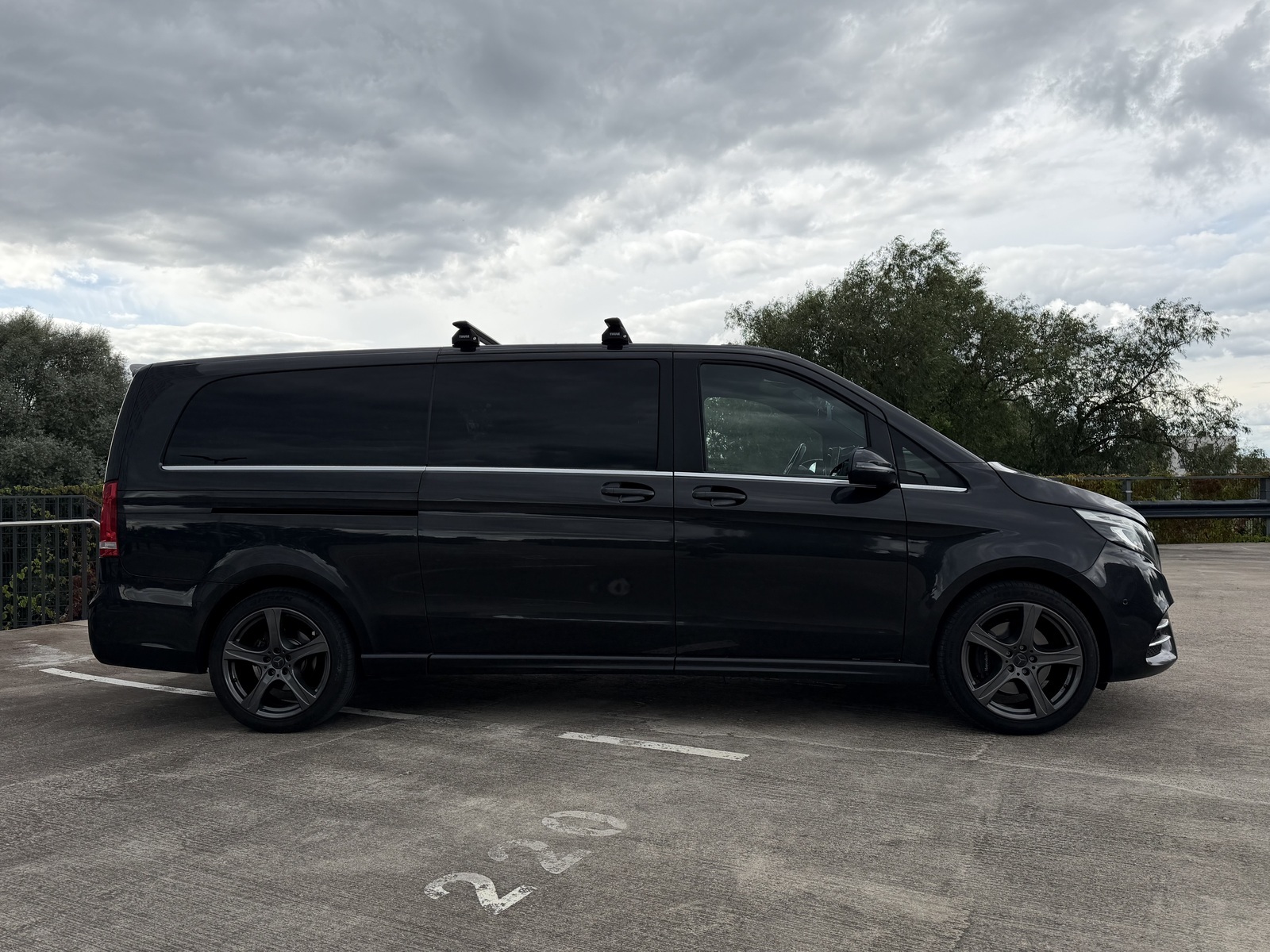 Mercedes-Benz V 250 AMG 2020, kuva 4/10