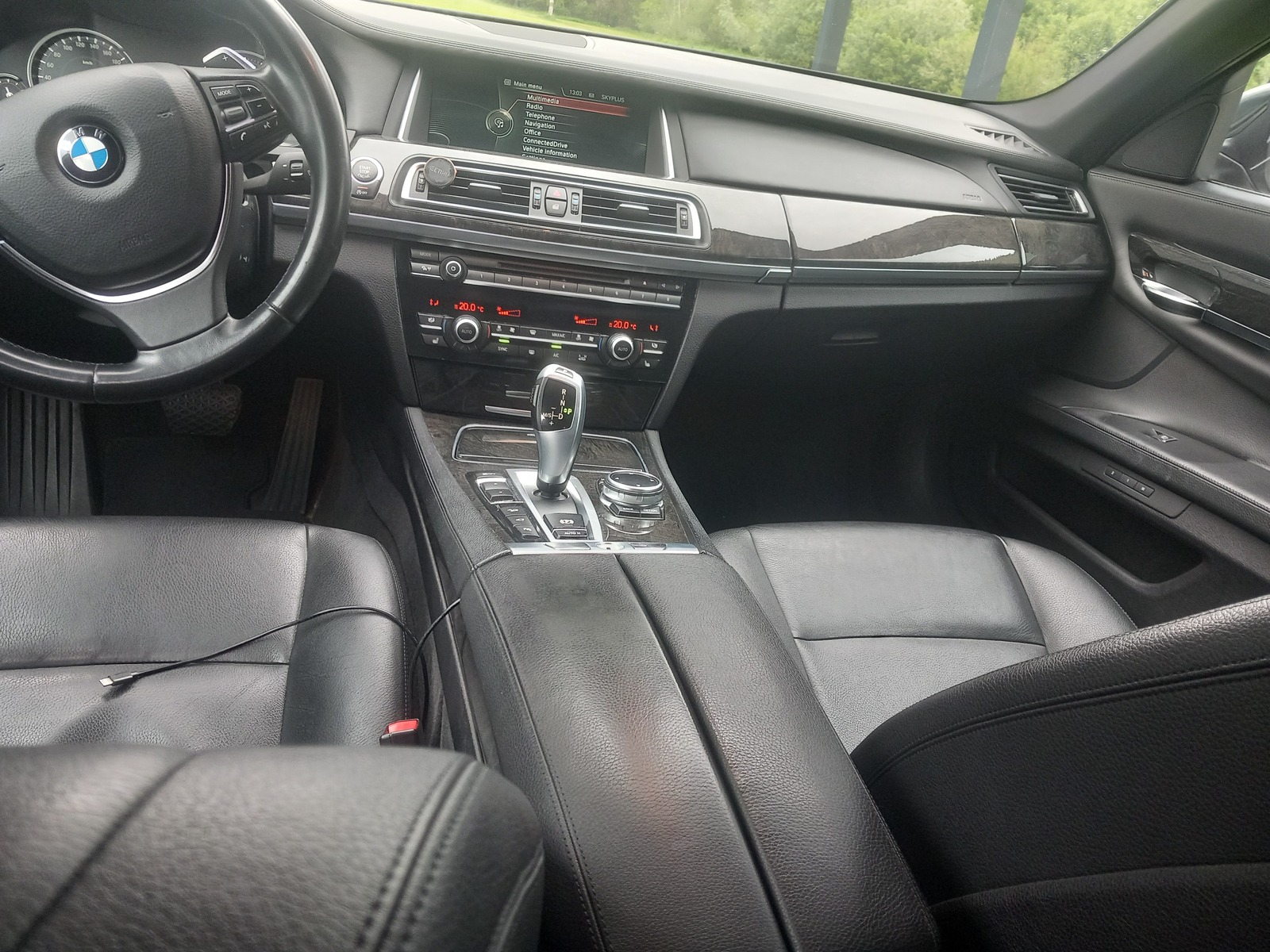 BMW 730 2014, photo 2/2