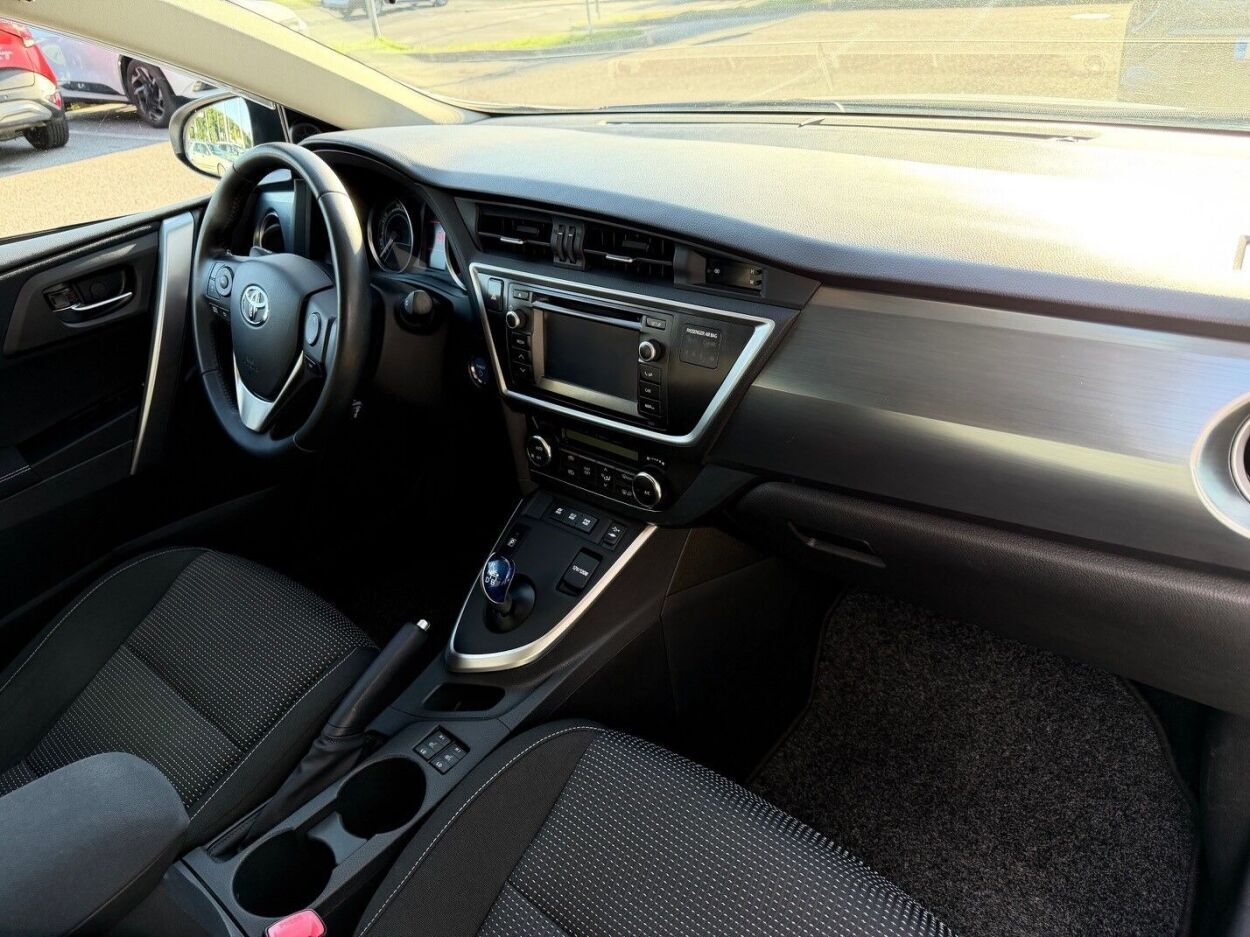 Toyota Auris 2014, kuva 4/11