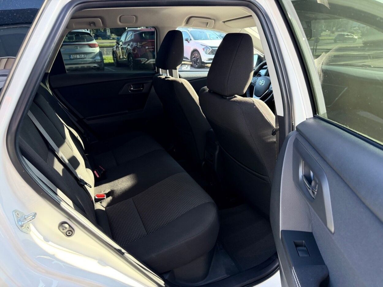 Toyota Auris 2014, kuva 5/11