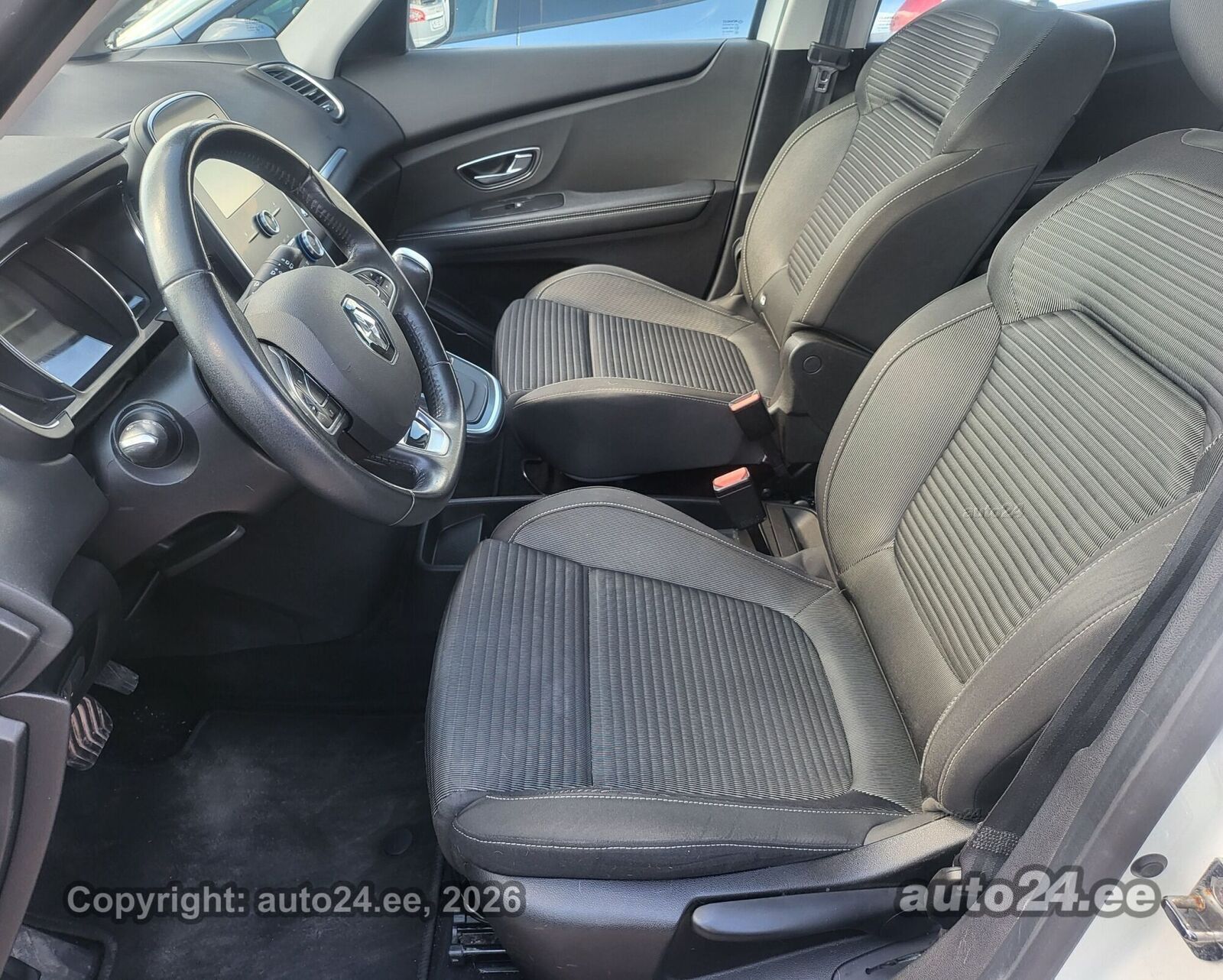Renault Grand Scenic 2019, photo 7/24