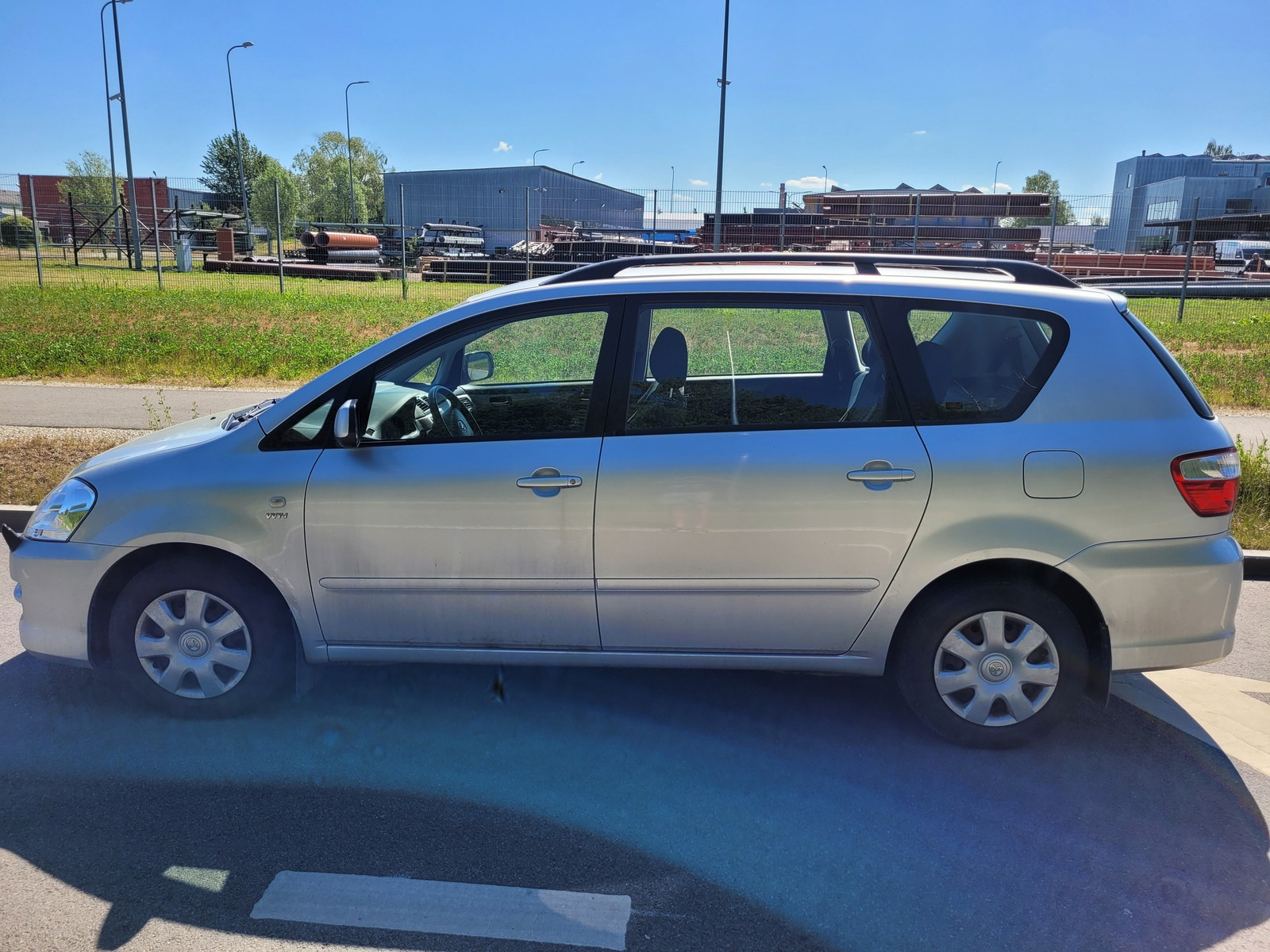 Toyota Avensis Verso 2004, photo 4/5