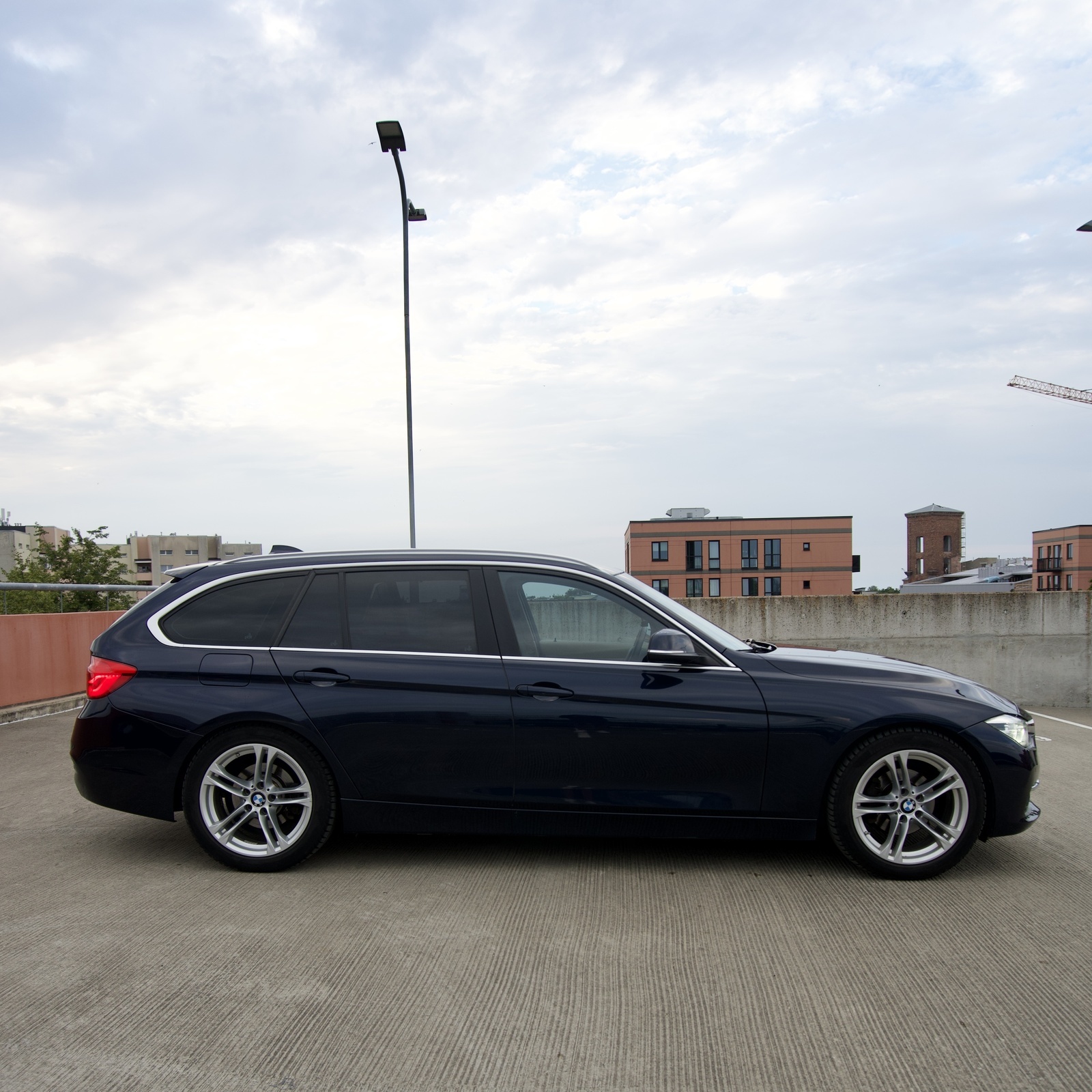 BMW 320 LCI 2016, photo 4/23