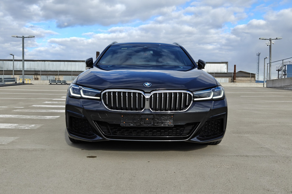 BMW 530, 2022, 2.0, 215 kW, pistikhübriid (bensiin/elekter), automaat, nelikvedu