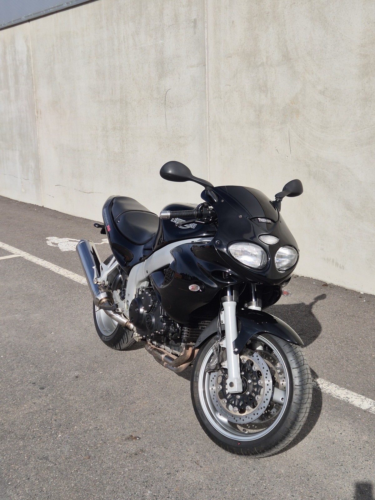 Triumph 2004, photo 4/6