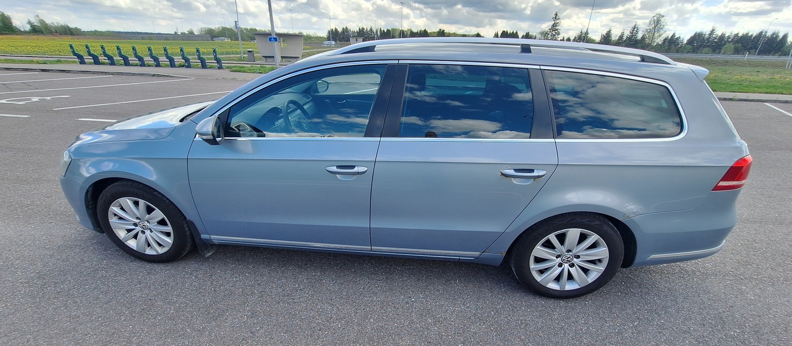 Volkswagen Passat 2011, photo 6/10