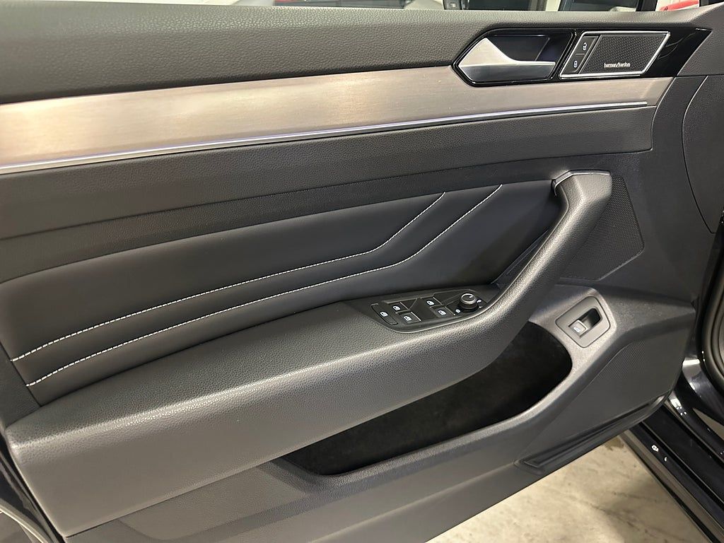 Volkswagen Passat 2021, photo 7/29