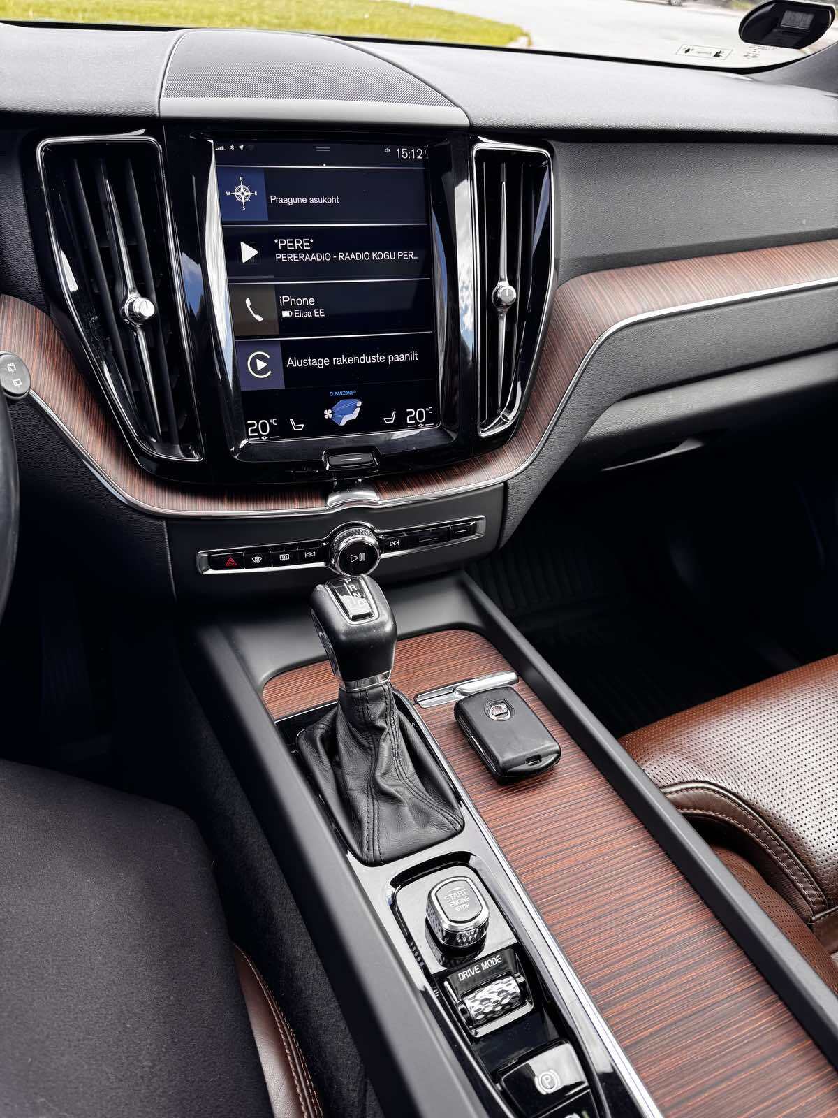 Volvo XC60 2018, photo 7/10