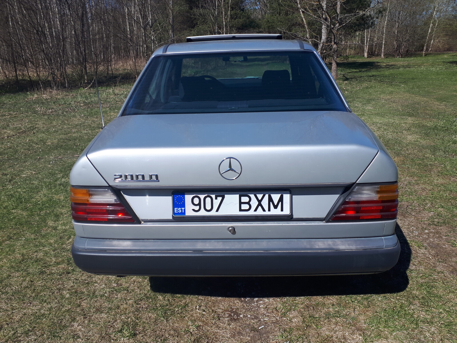 Mercedes-Benz 200 1986, photo 3/6