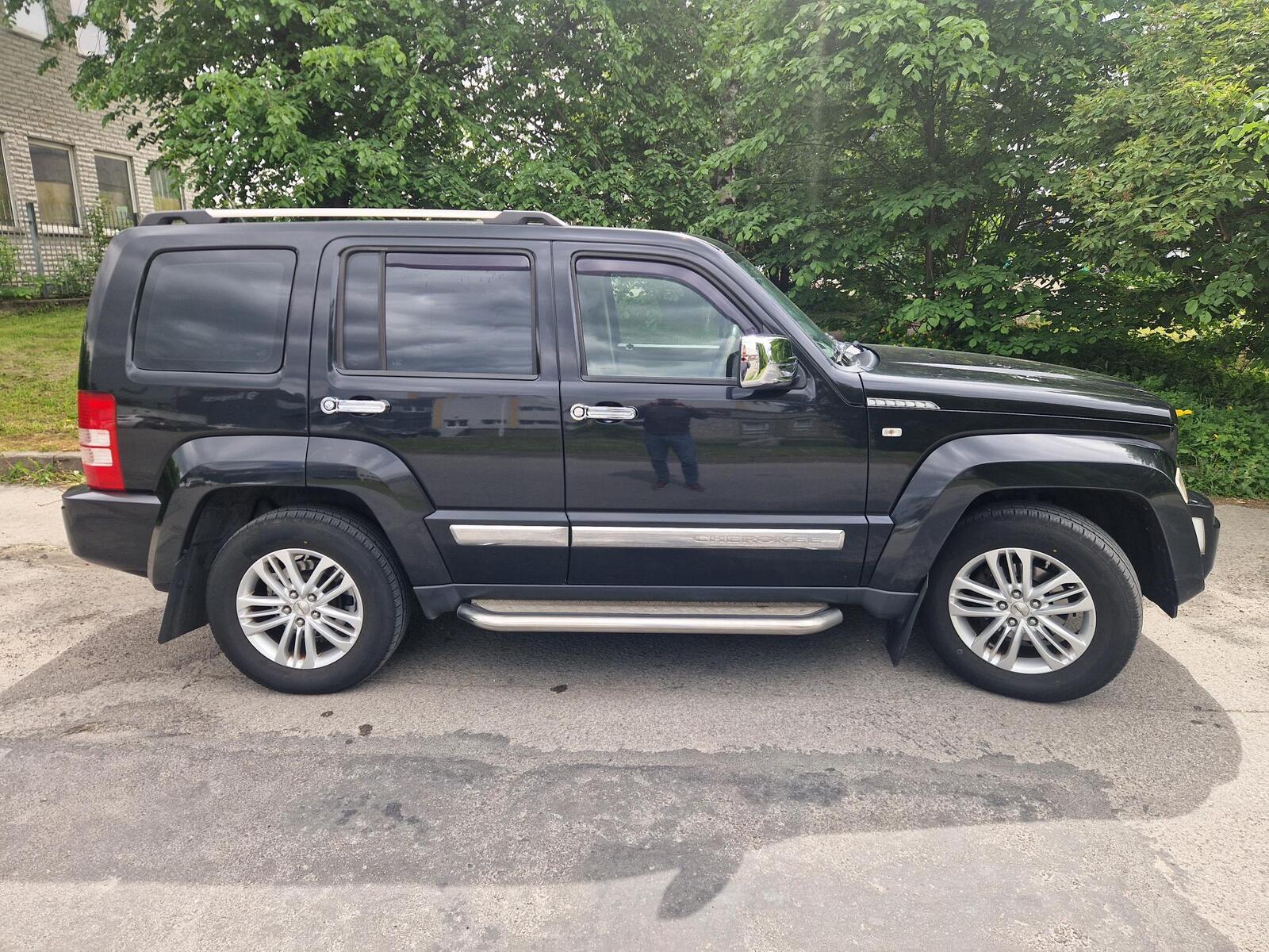 Jeep Cherokee 2010, photo 5/10