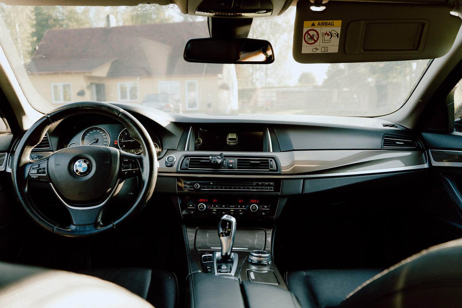 BMW 520 2014, photo 6/9
