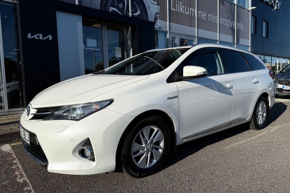 Toyota Auris, 2014, 1.8, 73 kW, hübriid (bensiin/elekter), automaat, esivedu