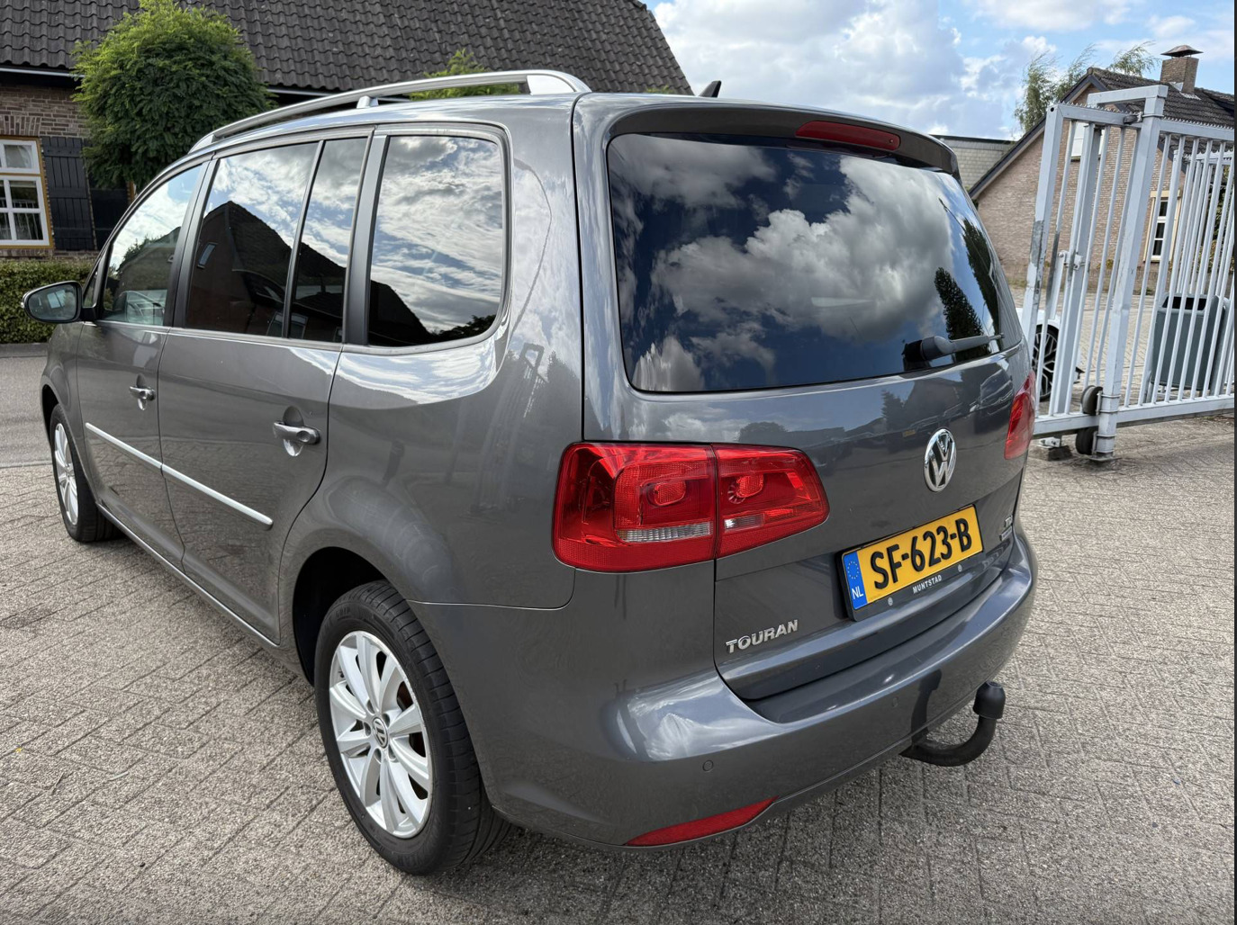 Volkswagen Touran 2014, kuva 3/11