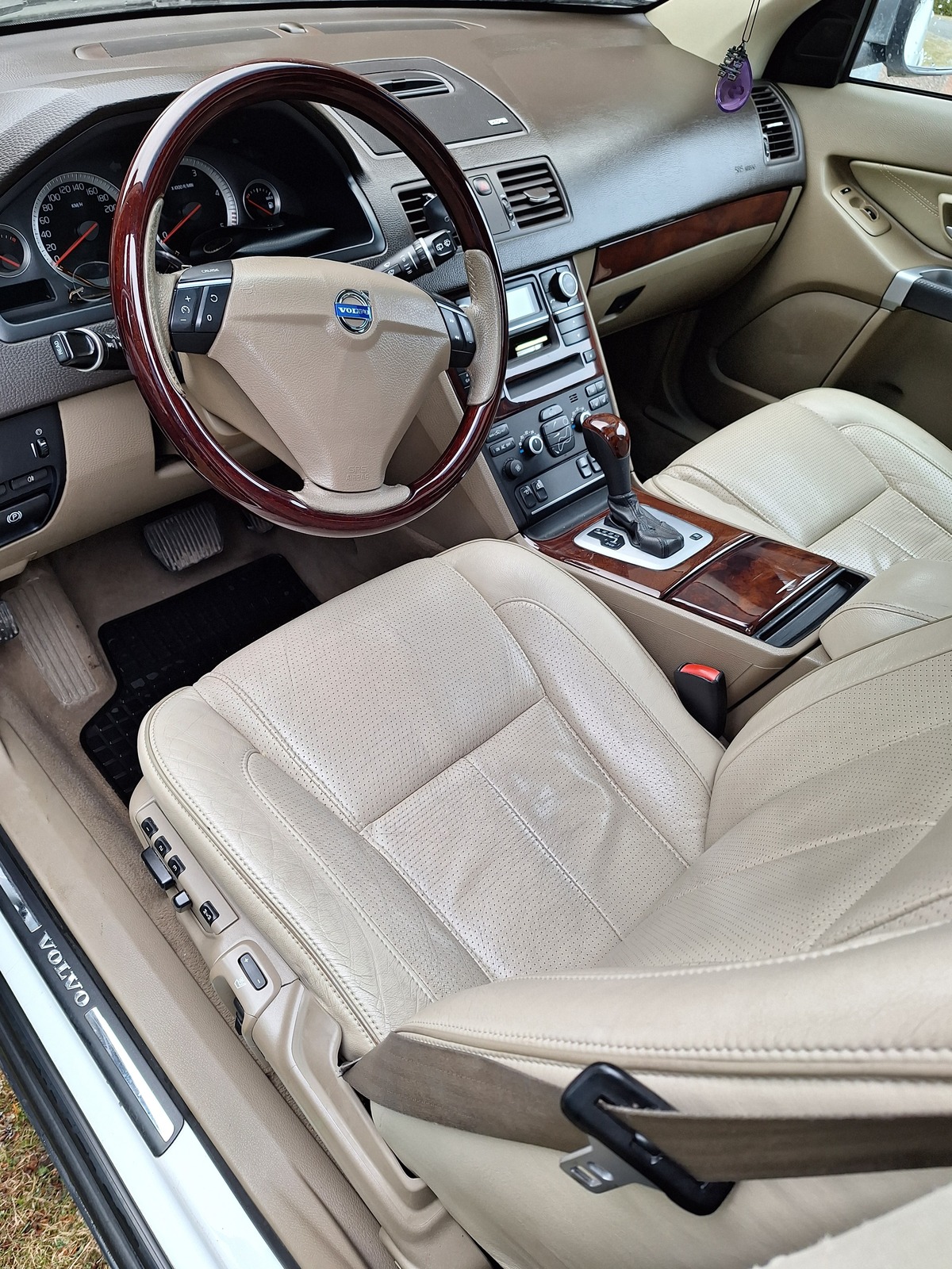 Volvo XC90 2010, kuva 6/12