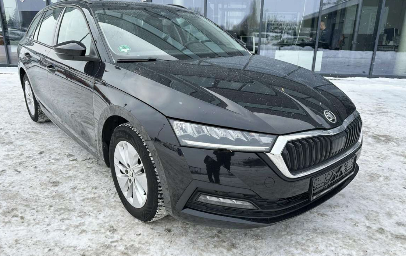 Škoda Octavia 2022, photo 2/5