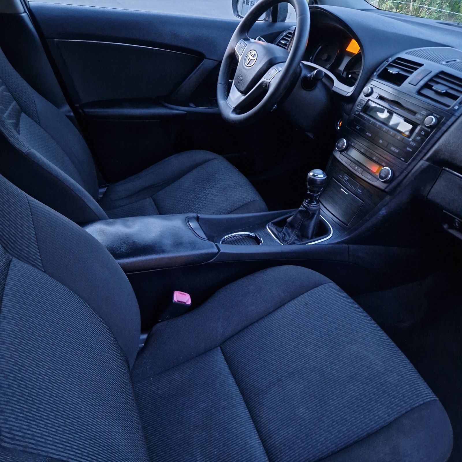 Toyota Avensis 2.2 110kW 2010, photo 3/10