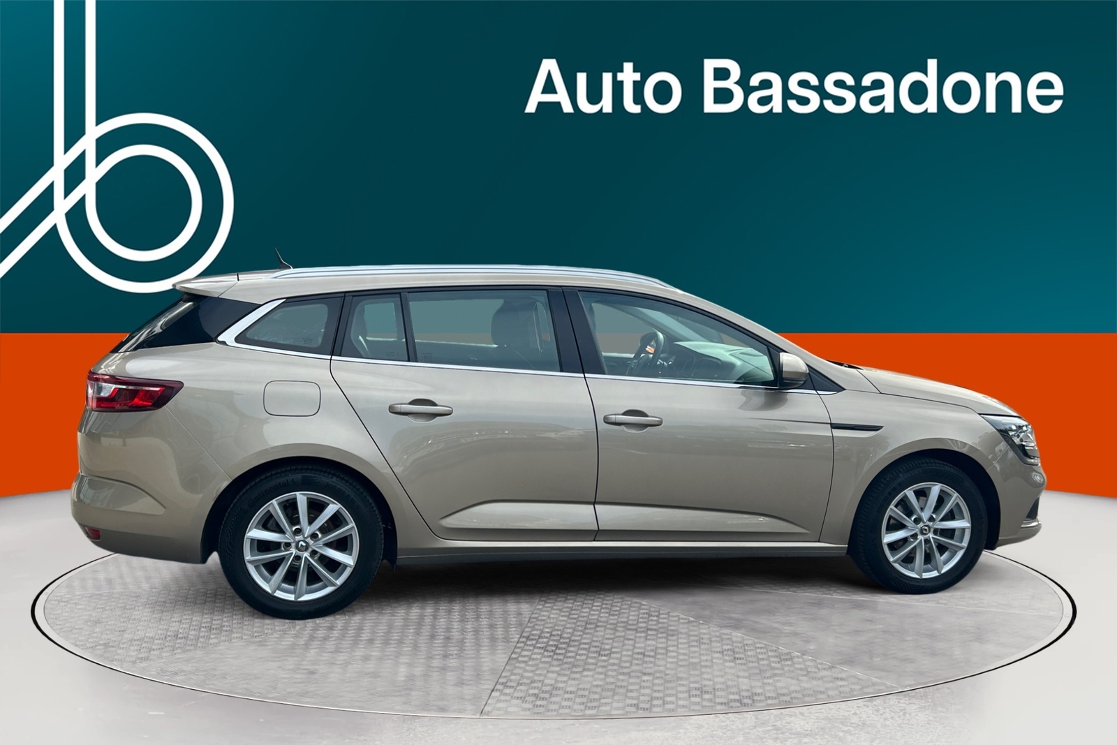 Renault Megane 2018, photo 6/10
