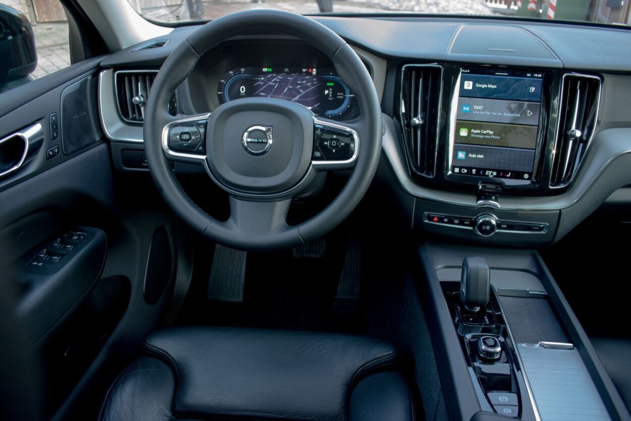 Volvo XC60 2022, photo 3/19