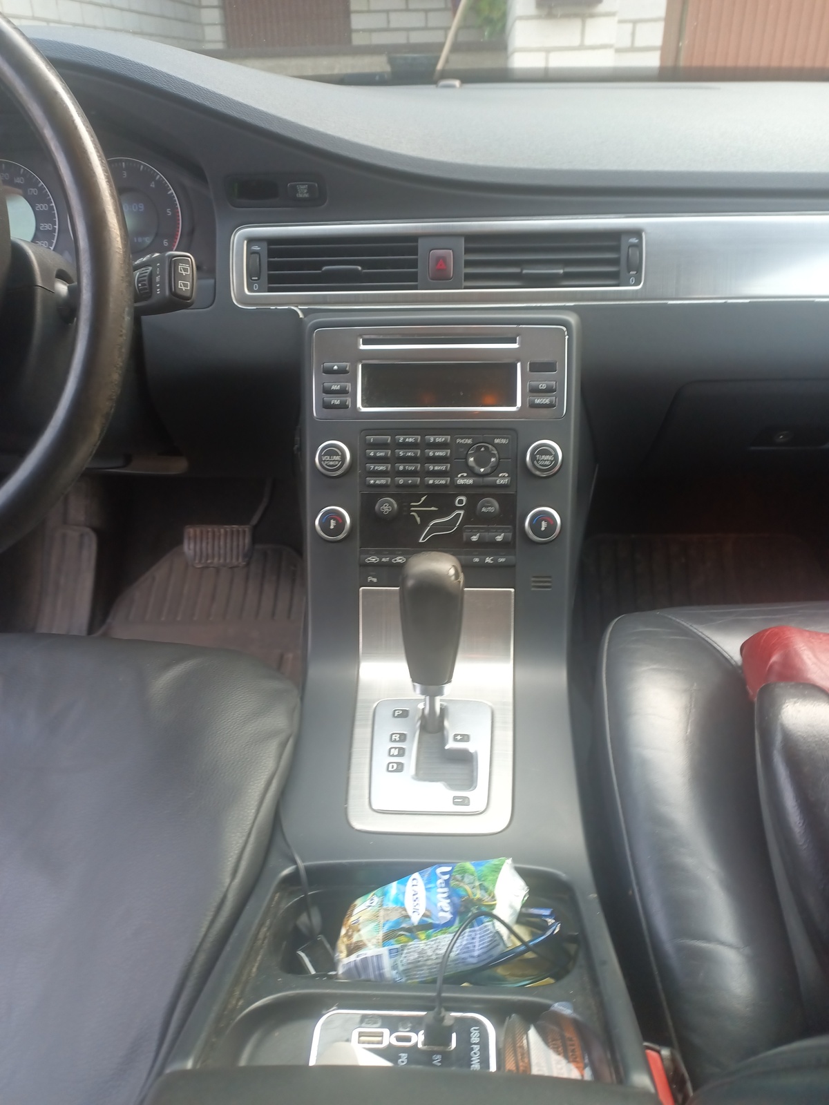 Volvo V70 2008, photo 3/4
