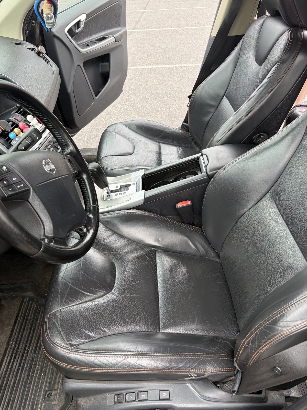 Volvo XC60 2010, photo 7/9