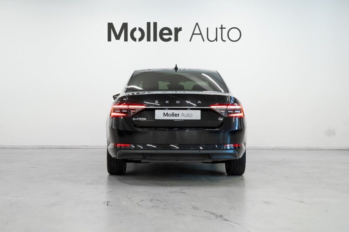 Škoda Superb 2021, photo 6/10
