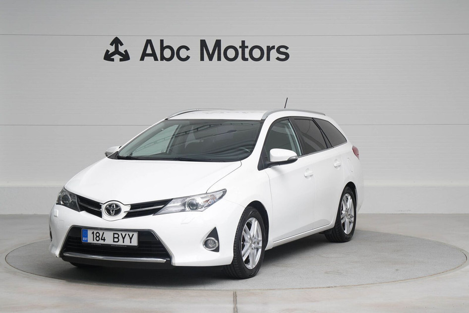 Toyota Auris, 2013, 1.6, 97 kW, бензин, автомат, передний привод