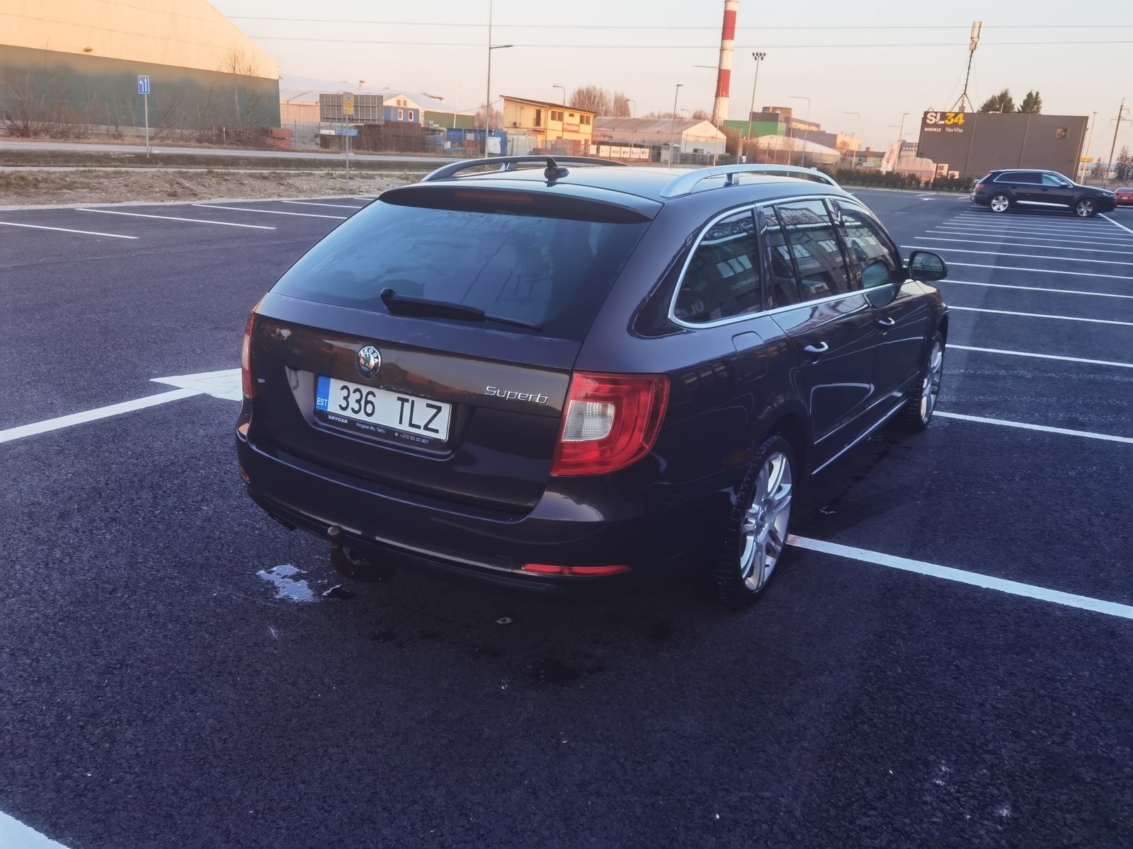 Škoda Superb 2011, kuva 3/10