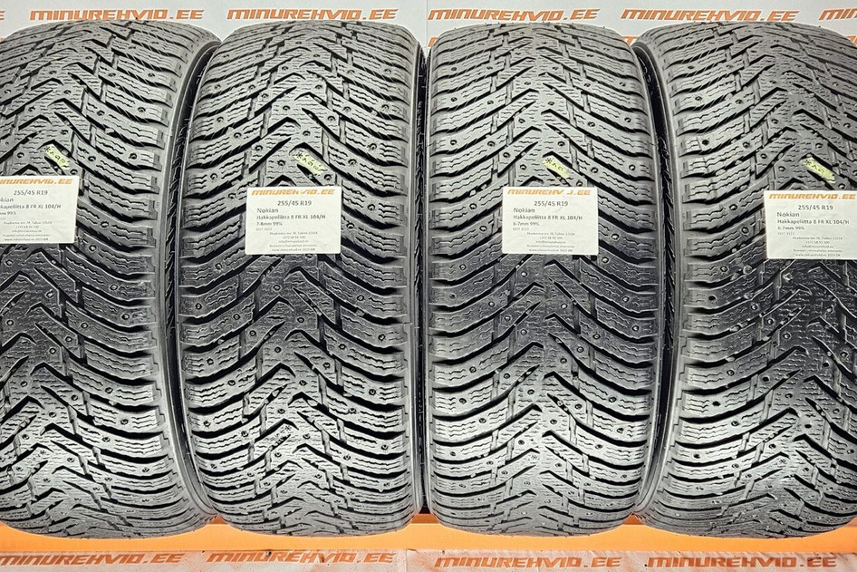Used studded tire 255/45R19 Nokian Hakkapeliitta 8 FR XL 104/H 2x6-7 2x7-8