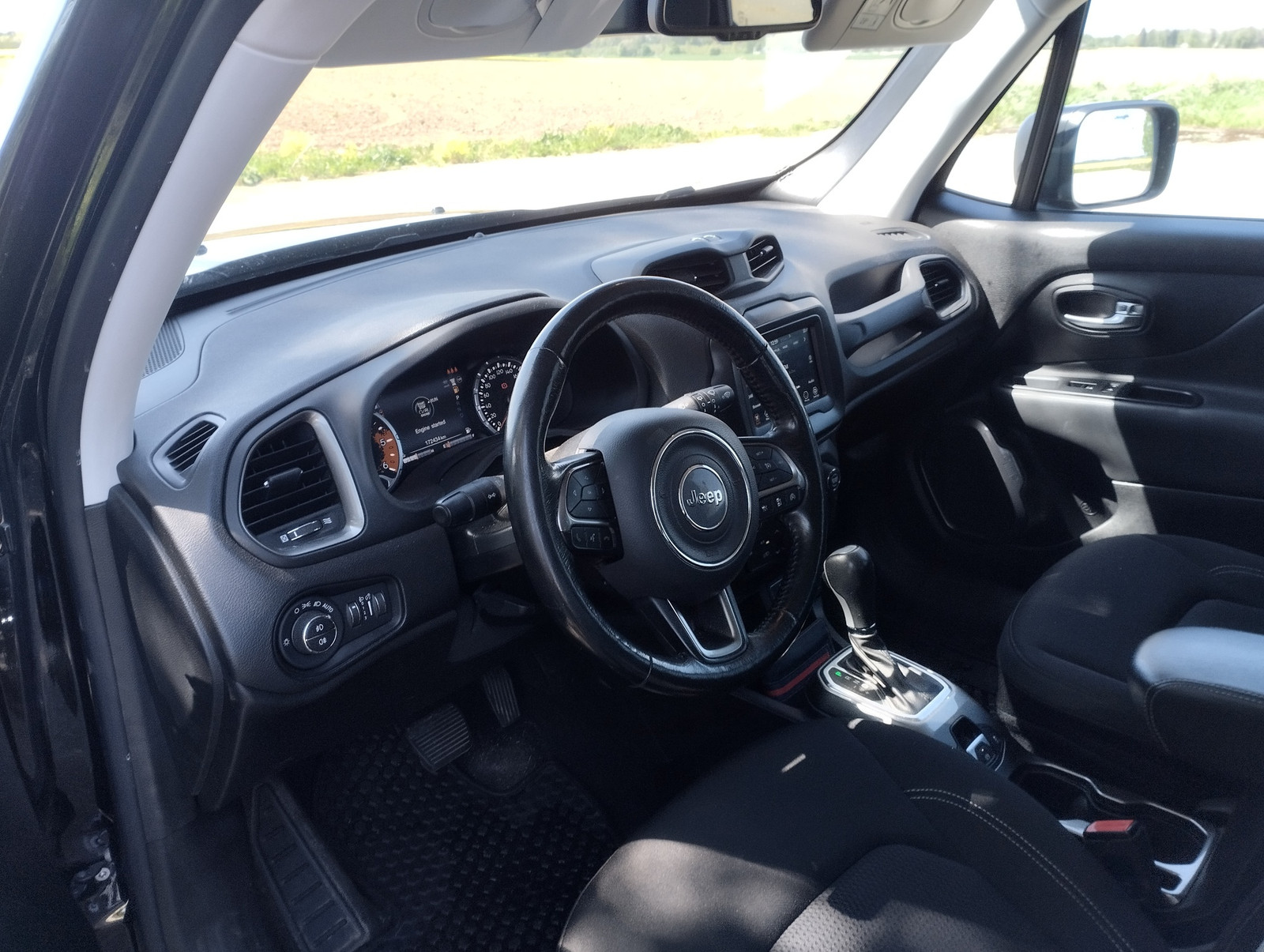 Jeep Renegade 2018, photo 6/9